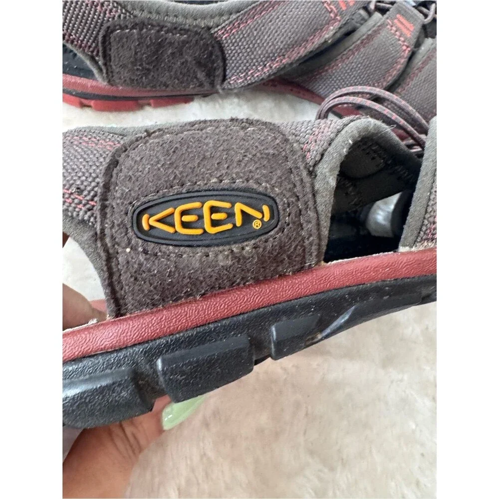 Keen Clearwater CNX  Water Outdoor Hiking Sandals Brown/Red Closed-Toe 9.5